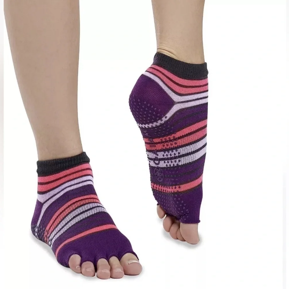 Gaiam Yoga Socks No Slip Grip Toeless Purple Size Small / Medium New In Package